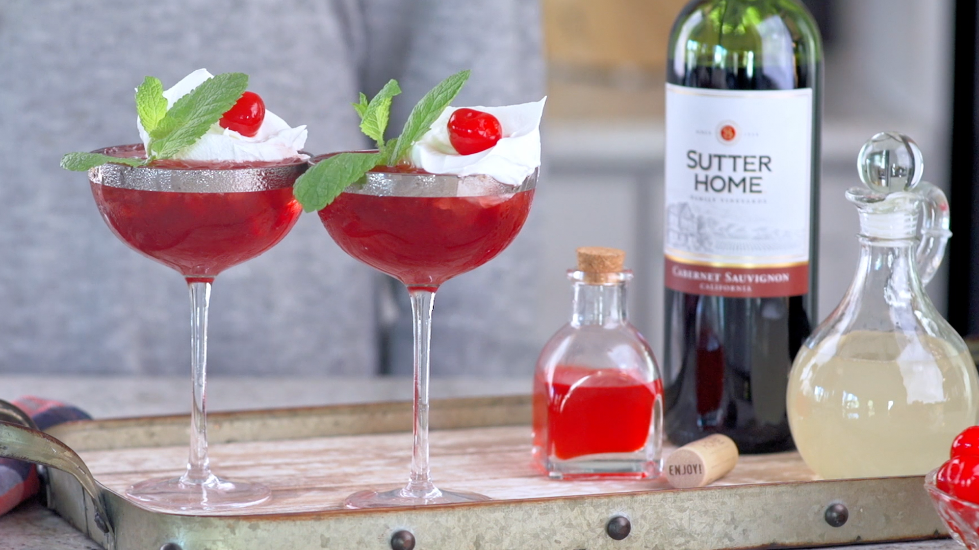 Our Sutter Home Red & White Christmas Carol Cocktail Has Everyone Singing