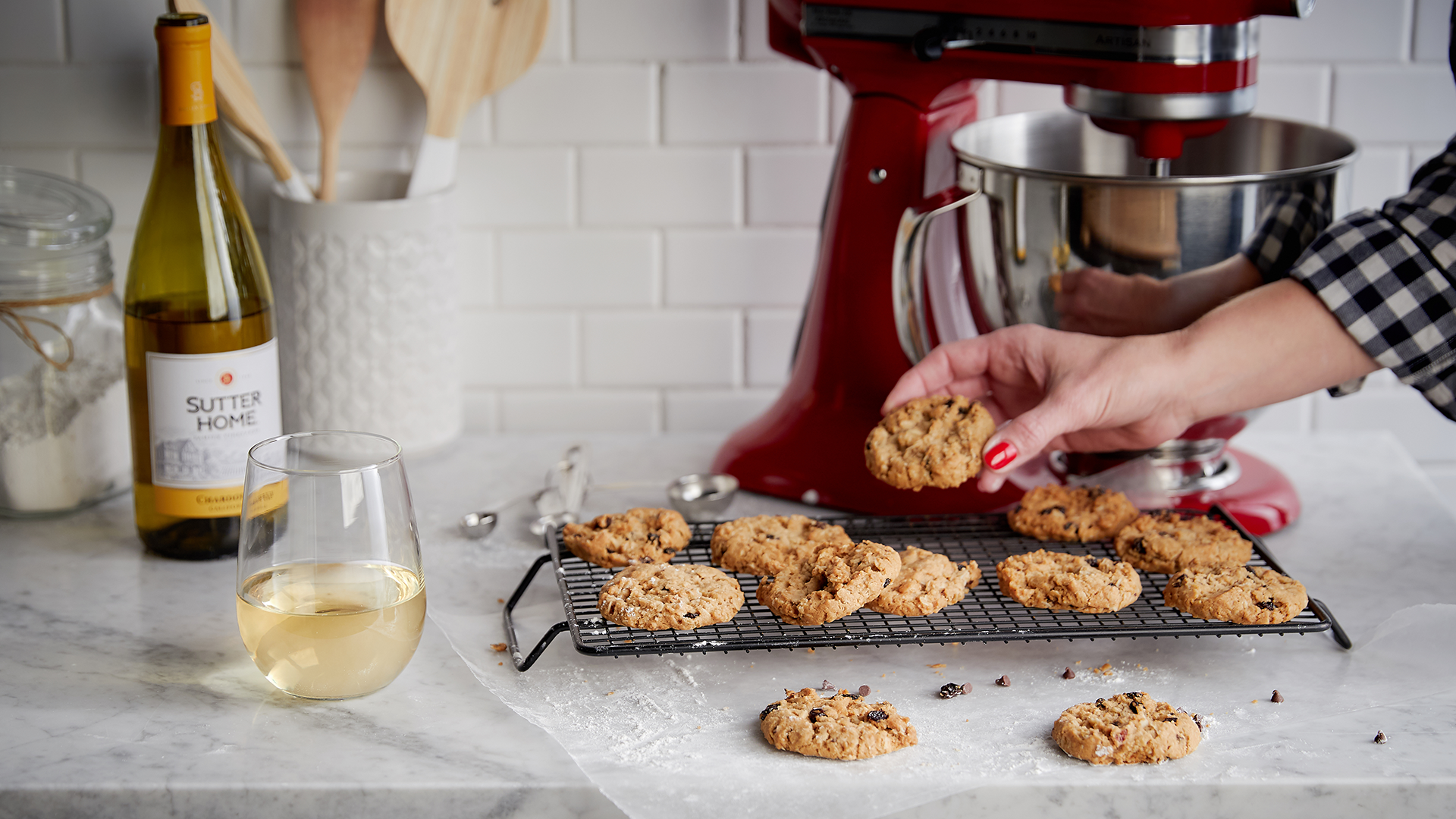 This Rocking Recipe for Gluten-Free Vegan Oatmeal Chocolate Chip Cookies Paired with Sutter Home Chardonnay is Music to The Mouth