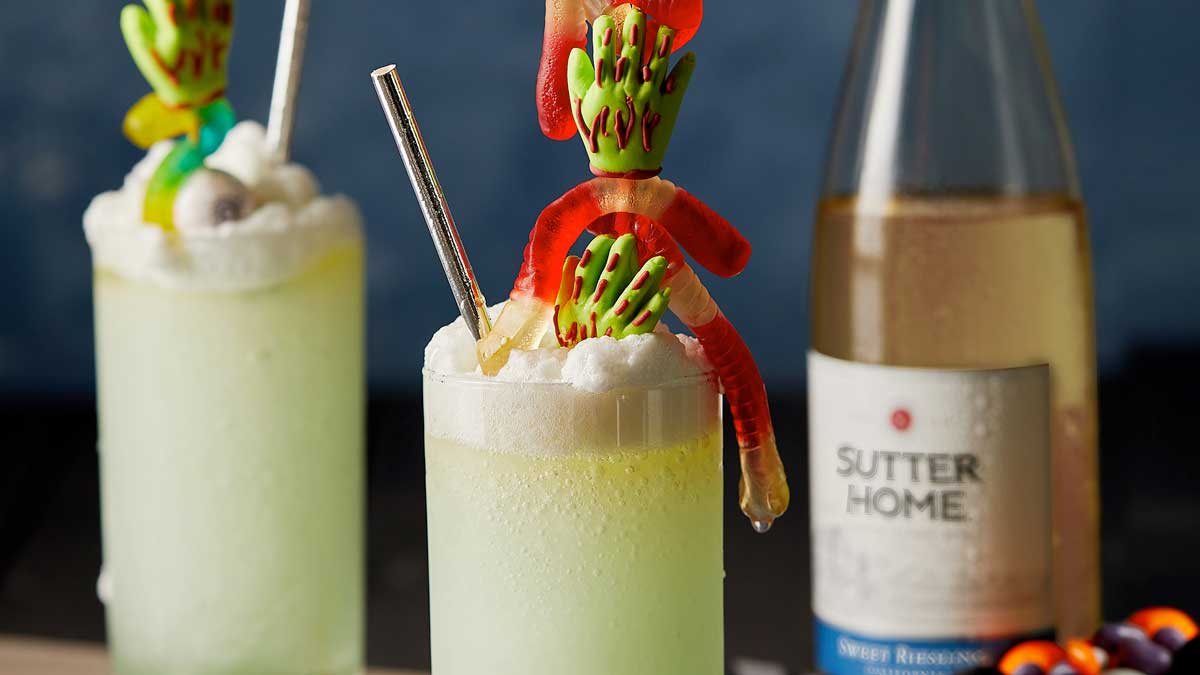 Stirring up a Cauldron of this Sutter Home Halloween Cocktail is Frightfully Fun