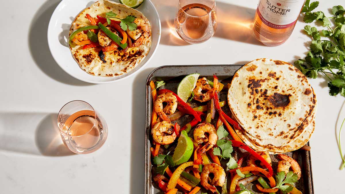 Shrimp Fajitas + Sutter Home White Zinfandel — Friday Never Tasted So Good​