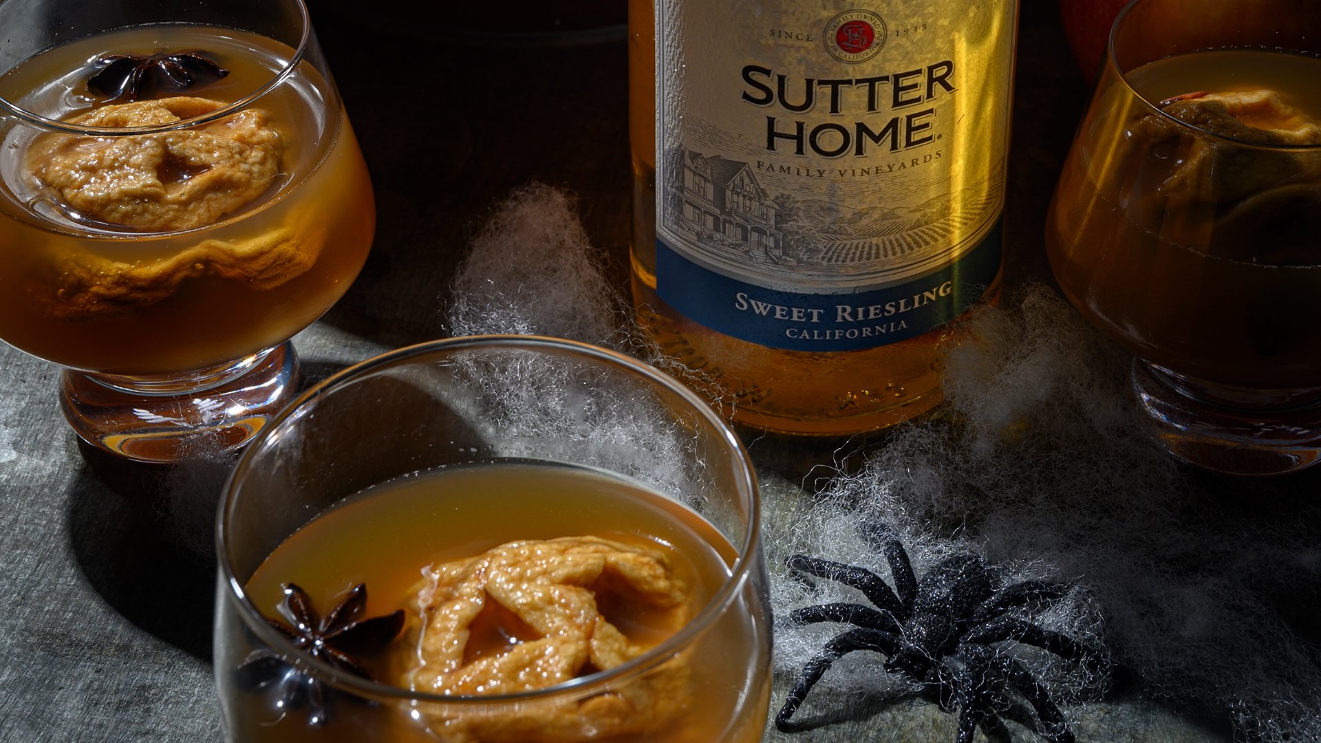 Our Sutter Home Sweet Riesling Shrunk’in Head Apple Punch is a Real Scream Sutter Home Family